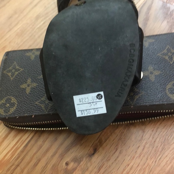 BCBGamaxazria black leather heels zipper embellish - Picture 7 of 7